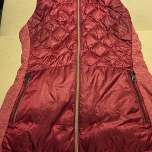Lululemon Down For A Run Quilted Puffer Vest - Maroon - Size 6